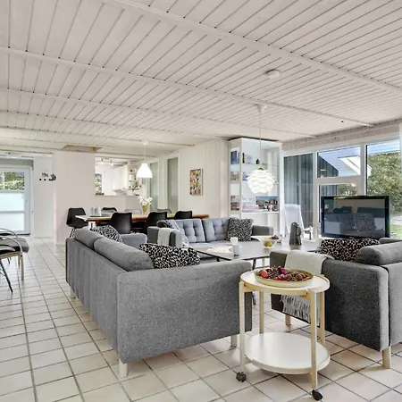 Lovely In With Kitchen Feriehus *