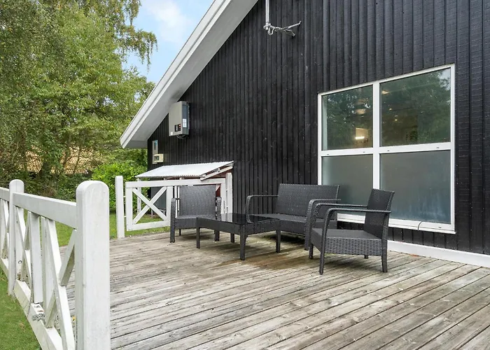 Ferienhaus Lovely In With Kitchen *